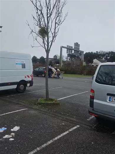 Un Frigo américain dans une 307. (1024p_30fps_VP9-128kbit_AAC-français)#humour