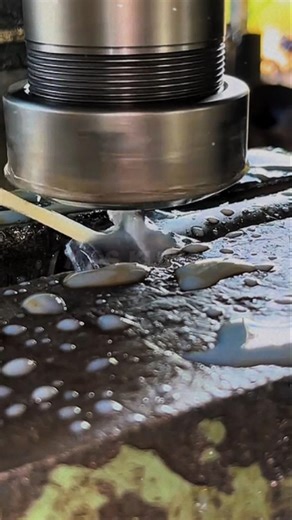Professional machining process for creating keyways.#shorts #machine #satisfying #working #diy