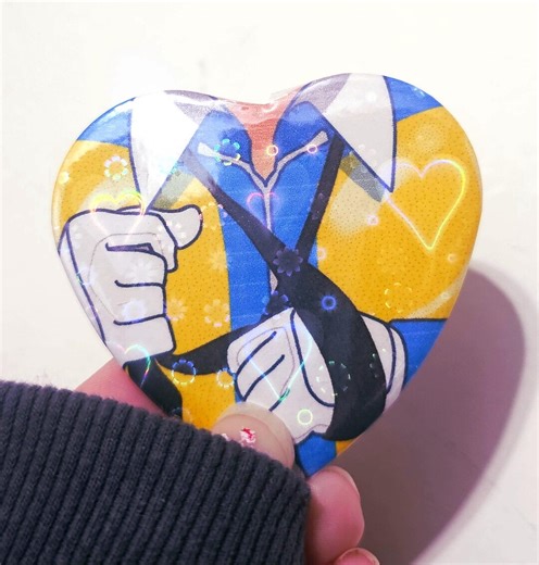 Dispatch || Heart Chest Buttons! - Etsy