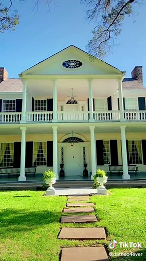 Historic Plantation Houses in Louisiana and Mississippi