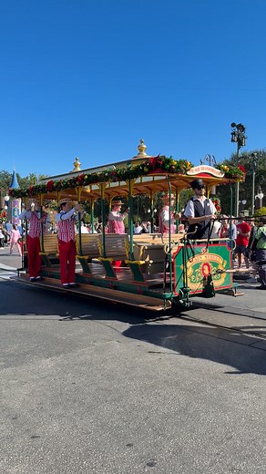 The Dapper Dans are officially in their Christmas outfits at Magic Kingdom!❤️🎄 #DisneyWorld #disneyholidays #disneychristmas #magickingdompark #disneymagic | Disney for Foodies