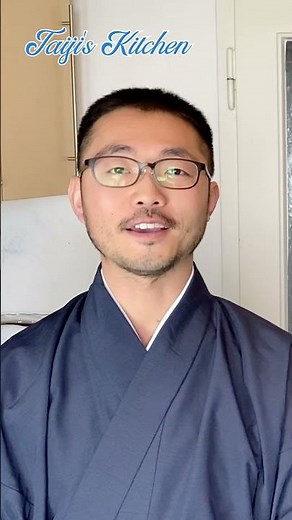 GRAPHIC - filleting fish for Sashimi/Sushi 〜魚の捌き方〜 #Shorts | easy Japanese home cooking recipe