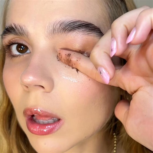 119K views · 12 shares | Descubre Metamorphosis: nuestra nueva era de belleza que te transforma desde el alma. ✨ Conócela y enamórate | Ruby Rose Colombia | Facebook