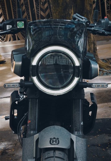 2024 Husqvarna Svartpilen 401 Review and Features