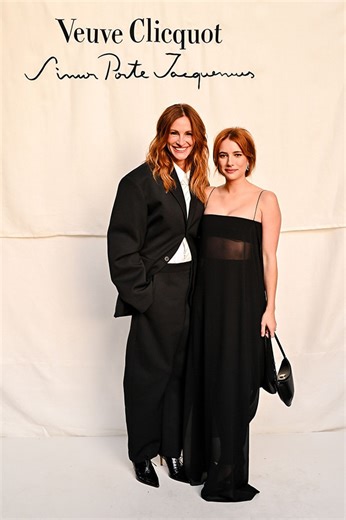 Julia Roberts & Emma Roberts Make Rare Red Carpet Appearance