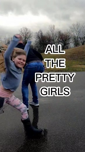 All the pretty girls walk like this! #prettygirlswalklikethis | Rodney Keith Copley