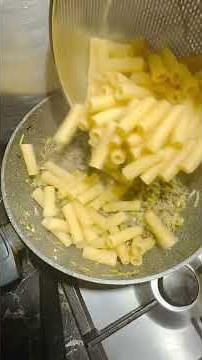 Pasta cremosa con carne macinata e porri: ricetta avvolgente e facile