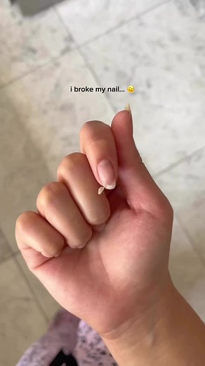 1.7K views | Fix a broken Nail with @nailsbyalsn using Apres Nails 懶...
