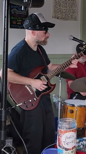 Solo riffs over our jazzy/bluesy version of Stormy Monday #jazzy #bluesjazzmusic #stormymonday