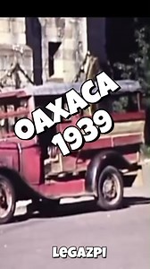 En 1939, Oaxaca era un rincón del mundo donde el tiempo parecía fluir con más calma. Las calles empedradas, rodeadas de coloridas fachadas coloniales, resonaban con el eco de las risas de niños que jugaban al aire libre, mientras el aroma de la comida tradicional llenaba el aire. Los pocos automóviles que circulaban eran un evento en sí mismos, un lujo que se veía con curiosidad y asombro. La mayoría de la gente se movía a pie o en burro, un símbolo de la vida sencilla y conectada con la tierra.