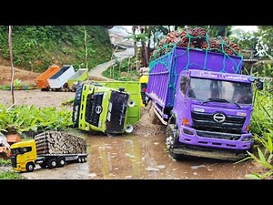 SALAH NYALIP Truk Trailer Bermuatan TINGGI Truk Hino 500 Tronton Muatan Sawit Truk ENGKEL Terguling