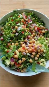 This Chickpea Salad has gone viral on Tiktok. Tell me why 😉