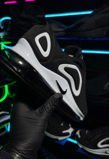NIKe AIR MAX 720 ORCA: Sneaker Review