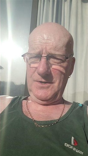 Ouch !! - Sun cream in my eyes - what to do #shorts #sunscreen #suncream