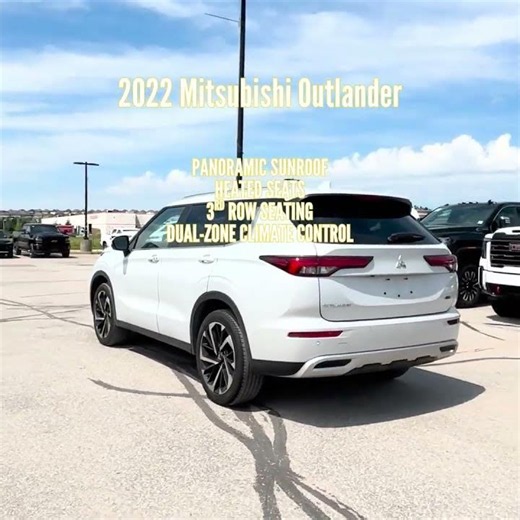 2022 Mitsubishi Outlander | Packed with Safety & Tech