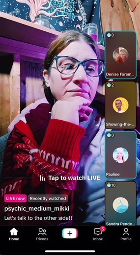 They think they know it all, but they don’t here. They are talking bad about people and holding a discussion#scammer #psychic #mikkithepsychicmedium #fyp