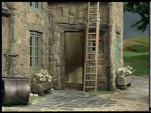 Little Red Tractor Series 1 ep 2 Ladder