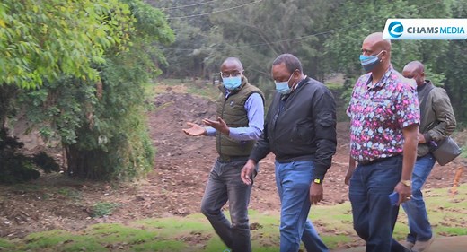 Watch Alex Chamwada's unexpected stroll with President Uhuru Kenyatta at Michuki Park. | CHAMS MEDIA
