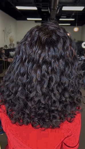 Transforming Curls: The Perfect Haircut to Enhance Your Style