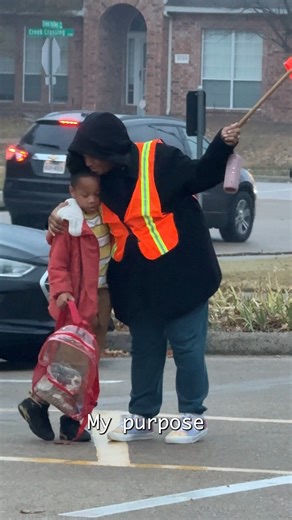 At Dr. Pirrung Elementary School, Cherie Hicks brings motivation and heart to everything she does. 🏀 Drawing inspiration from basketball, she approaches teaching like a team sport and helps her students push through challenges to become their best selves. Through connection, encouragement, and teamwork, she brings the Mesquite Promise to life, showing students they are made to excel. #TeachingExcellence | Mesquite ISD