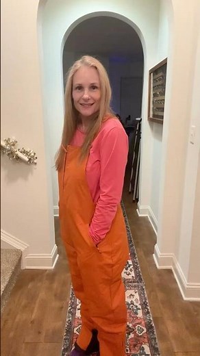 Arctix Women's Essential Insulated Bib Overalls with nice pockets!