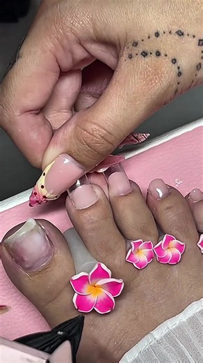 How to Apply Dual Form Polygel for Natural-Looking Toes