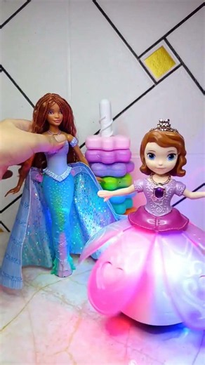 Amazing transforming Princess Sofia & Ariel mermaid