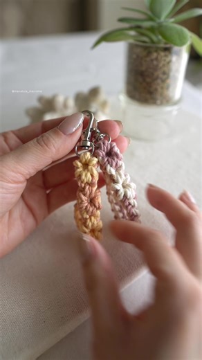 春色のお花ストラップの作り方