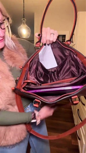 True thoughts of my 17 inch laptop tote bag by Lovevook! #laptopbag #lovevook