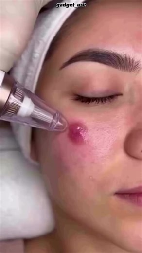 احجز طلبك بسهولة عبر الضغط على الزر الأحمر