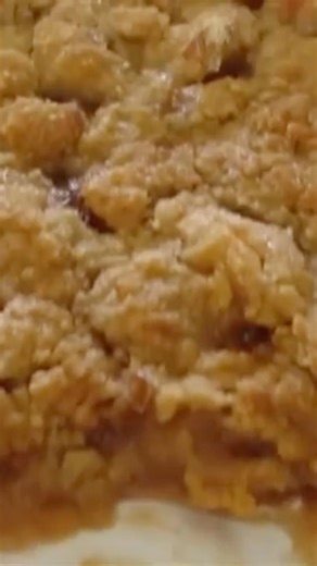 Homemade APPLE CRISP 🍏 So YUMMY 😋 #food #homemade #dessert #apple #recipe #appledessert