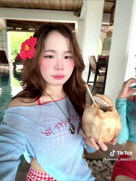 Mèo Simmy: Cuộc Phiêu Lưu Đi Biển 🌺