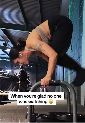 My Hilarious Handstand Fail at the Gym