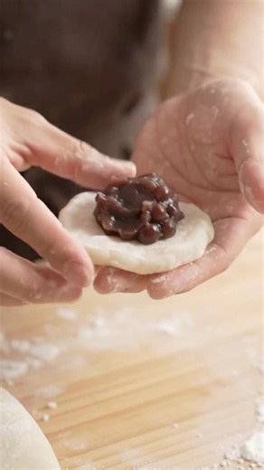 How to make traditional Japanese mochi