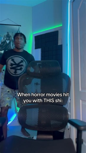 Reacting to Scary Movies Like a Boss | Funny Video