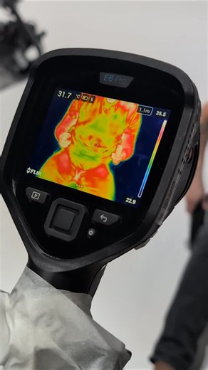 Racing & Flight Simulation + Motion & Haptic on Instagram: "We decided to put the ERS3 HyperCool to the test with a thermal gun 🔬 Jesse sat on the seat for 5 minutes, fans off. Then we switched them on… and the temperature drop speaks for itself. 🌡️⬇️"