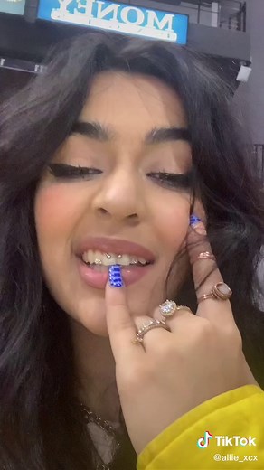 diy tooth gems tutorial 💕 it was rly hard to record me putting em on my tooth but u get the point @Gemzeez #gemzeez #toothgem #diy