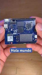 Hola mundo en Arduino Uno Q