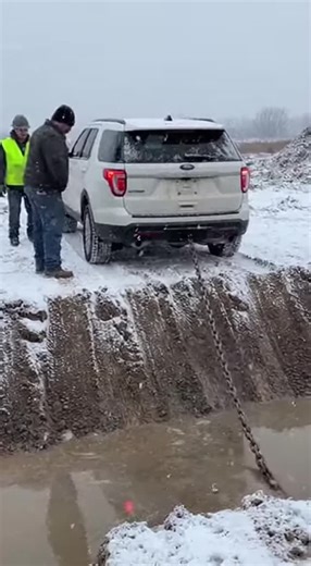 Robots Got Talent 🦾🤖 on Instagram: "Looks like your mom needed a little help getting out of bed this morning. The SUV really earned its keep today."