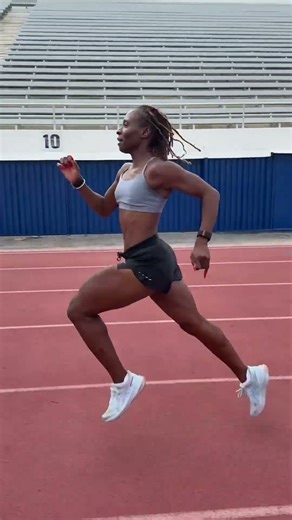 How to train speed on the track #sprints #trackandfield #privatecoaching