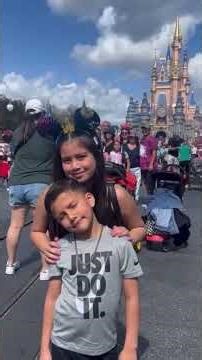 How many attempts did you need?😂#comedyvideo #behindthelaughter #funnymoments #comedyandprank #fails