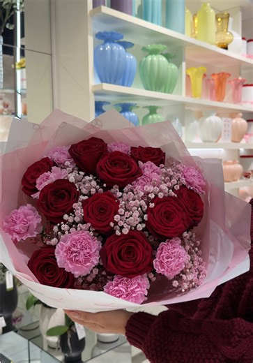 Sweet romance 💘 #flowers #fyp #pink #roses #red