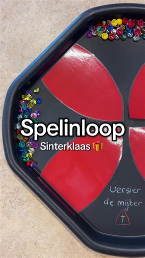 Spelinloop 🎁 ❤️ Tufftray, versier de mijter van Sint 💛 Leg de pepernoten na of leg de pepernoten op het cijfer. ❤️ De gekke baard van Sinterklaas, scheerschuim! 💛 Schrijf op de lijntjes van de baard en knip ze daarna in ❤️ Dobbelspel, wie is er als eerste bij de Sint? #sinterklaas #kleuters #juf #spel #inloop