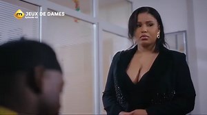 Suis-moi je te fuis, fuis-moi je te suis... Ah les femmes ! 😮‍💨 Série : Jeux de Dames ♟️ #maroditv #marodi #production #jeuxdedames | marodi.tv