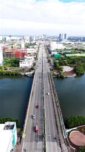 🌆 Iloilo City: Where Cleanliness Meets Order 🌿 A city that truly sets the standard 💛 Wide roads, disciplined traffic, walkable streets, and well-maintained public spaces—Iloilo City is known for being one of the cleanest and most organized cities in the Philippines. 🚦 Smooth traffic flow 🌳 Clean parks & open spaces 🚶‍♂️ Pedestrian-friendly streets 🏙️ A city that values discipline, safety, and sustainability It’s not just beautiful—it’s well-planned, peaceful, and a joy to explore. 📍 Disc