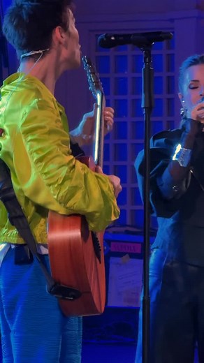 What a DREAM to finally make music with this legendary human being. @sandyoficial – thank you so much for joining us in Sao Paolo 🩵🩵🩵 | Jacob Collier