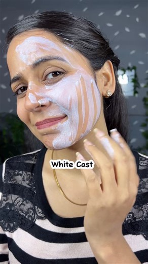 Shabana Shabana on Instagram: "👉 Comment “Sunscreen” for the link 🔗 Roz ka tan, dullness aur uneven tone sirf skincare se nahi jaata — protection chahiye. Pilgrim Hydra Glow Sunscreen (SPF) UVA & UVB rays se skin ko shield karta hai aur pigmentation ko aur dark hone se rokta hai. ✔ Broad-spectrum protection ✔ Lightweight, no white cast ✔ All skin types ke liye safe"