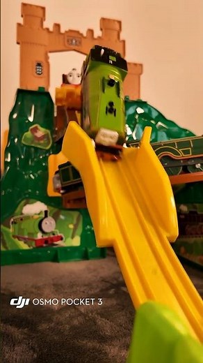 押すなよ？押すなよ！？プラレール トーマス | thomas tracks