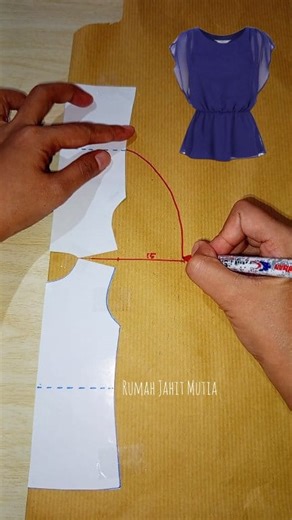 Blouse with circular sleeve pattern #sew #sewing #fashion #sewingtutorial #design #foryou #sewingtips #modeling #blousepattern #celebrityfashion #blouse #fblifestyle #fyp | Ulfa ZuRi