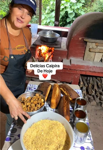 Delícias Caipira: Torresmo e Broa de Fubá